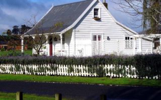colonial cottage new zealand 1234055