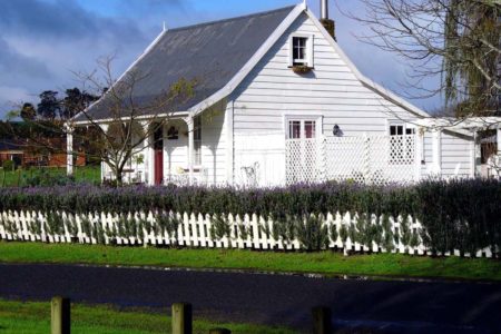 colonial cottage new zealand 1234055