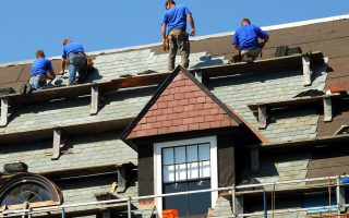 choosing the right roofing contractor