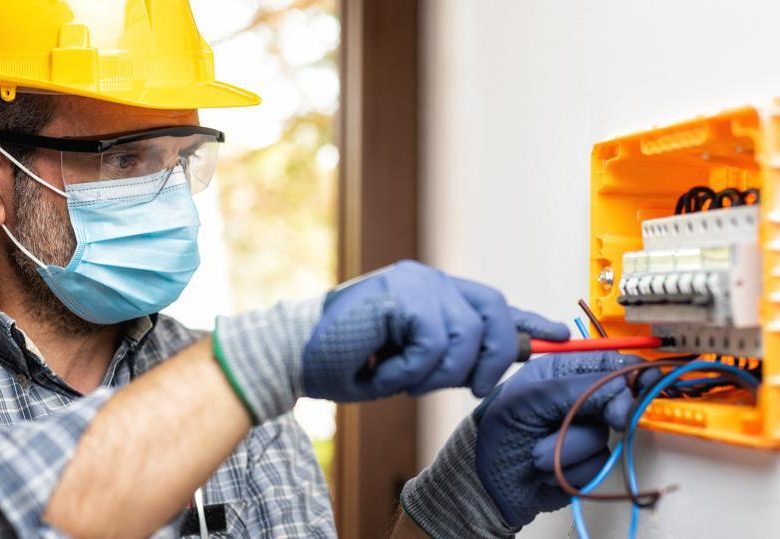 featured image hire an electrician.jpeg
