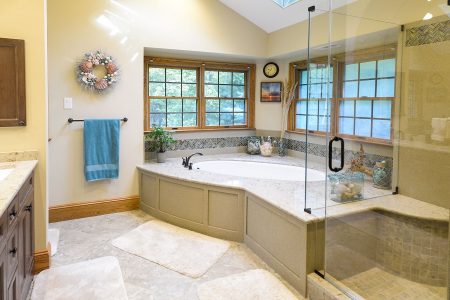 Tips For Hiring a Bathroom Remodeling Contractor 1 Bathroom remodeling expert Naperville